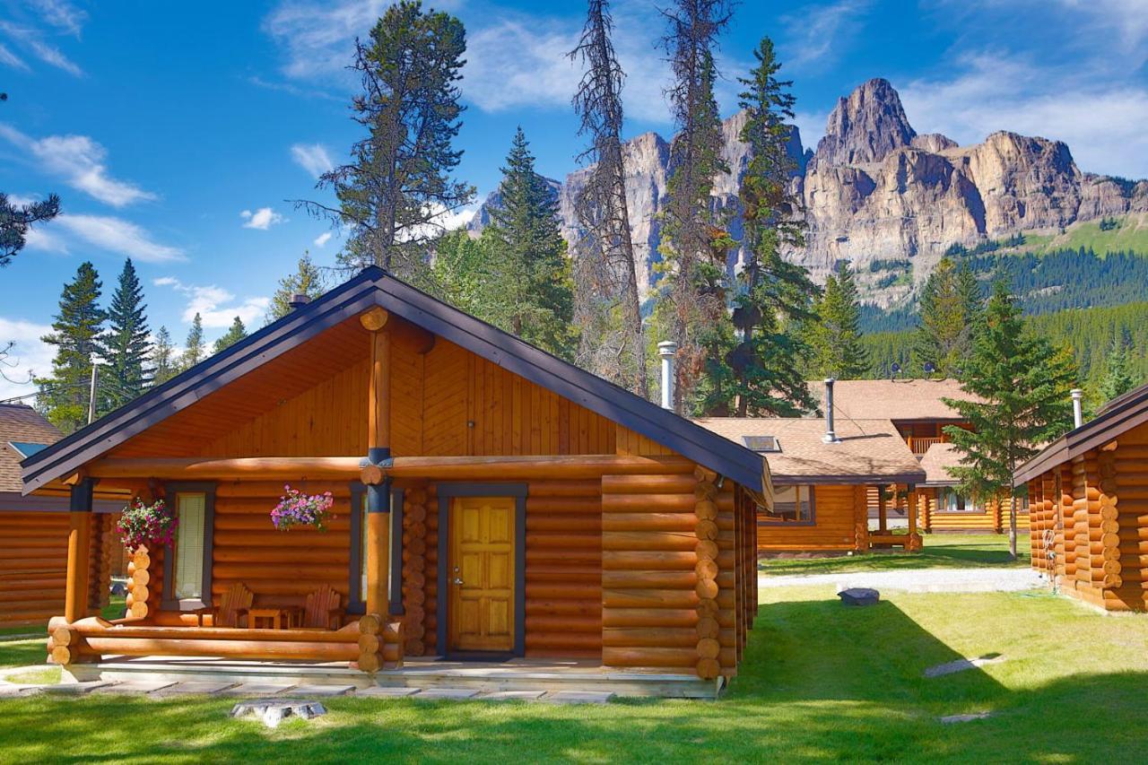 Castle Mountain Chalets Villa Екстериор снимка