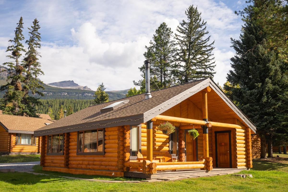 Castle Mountain Chalets Villa Екстериор снимка