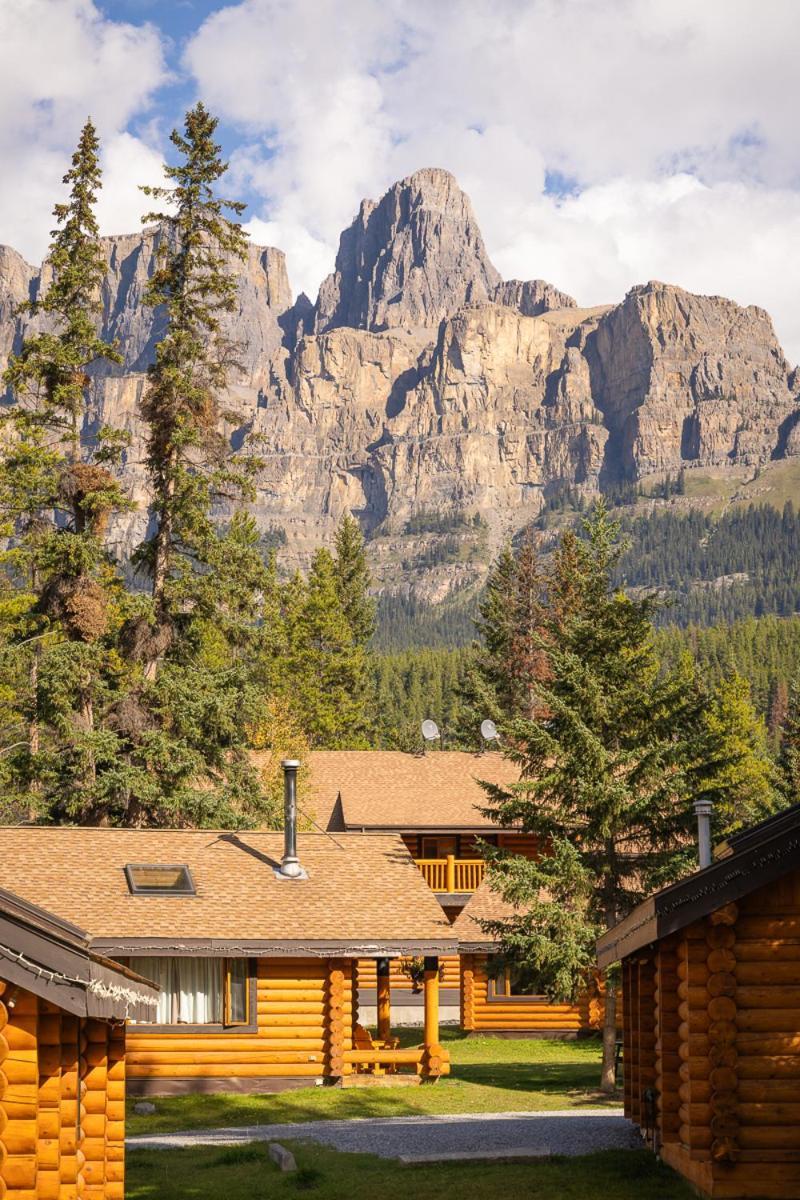 Castle Mountain Chalets Villa Екстериор снимка