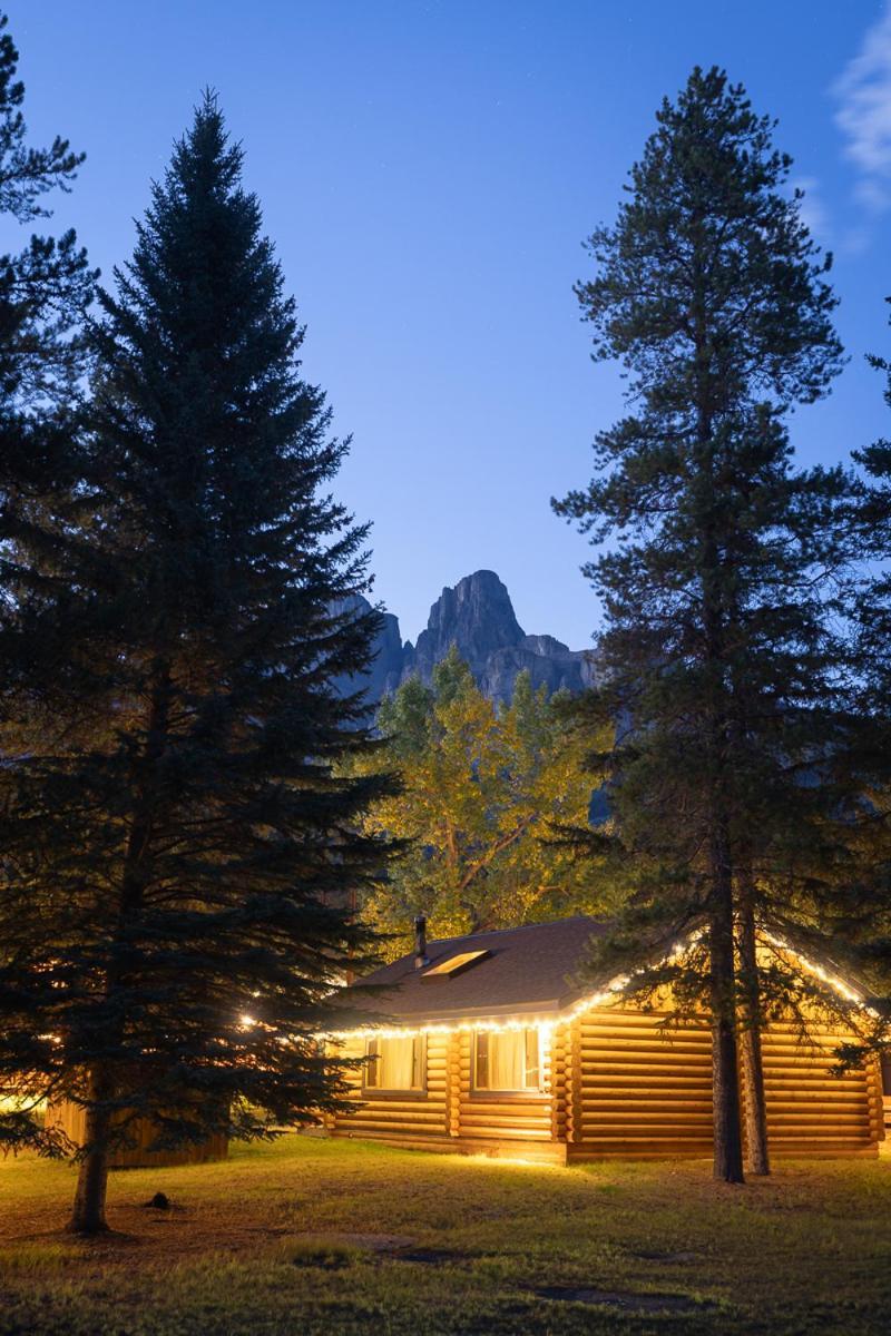 Castle Mountain Chalets Villa Екстериор снимка